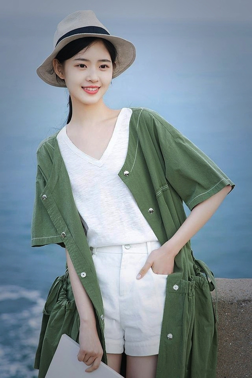 拜仁慕尼黑主场2-0战胜门兴格拉德巴赫,继续领跑德甲,拜仁慕尼黑2队