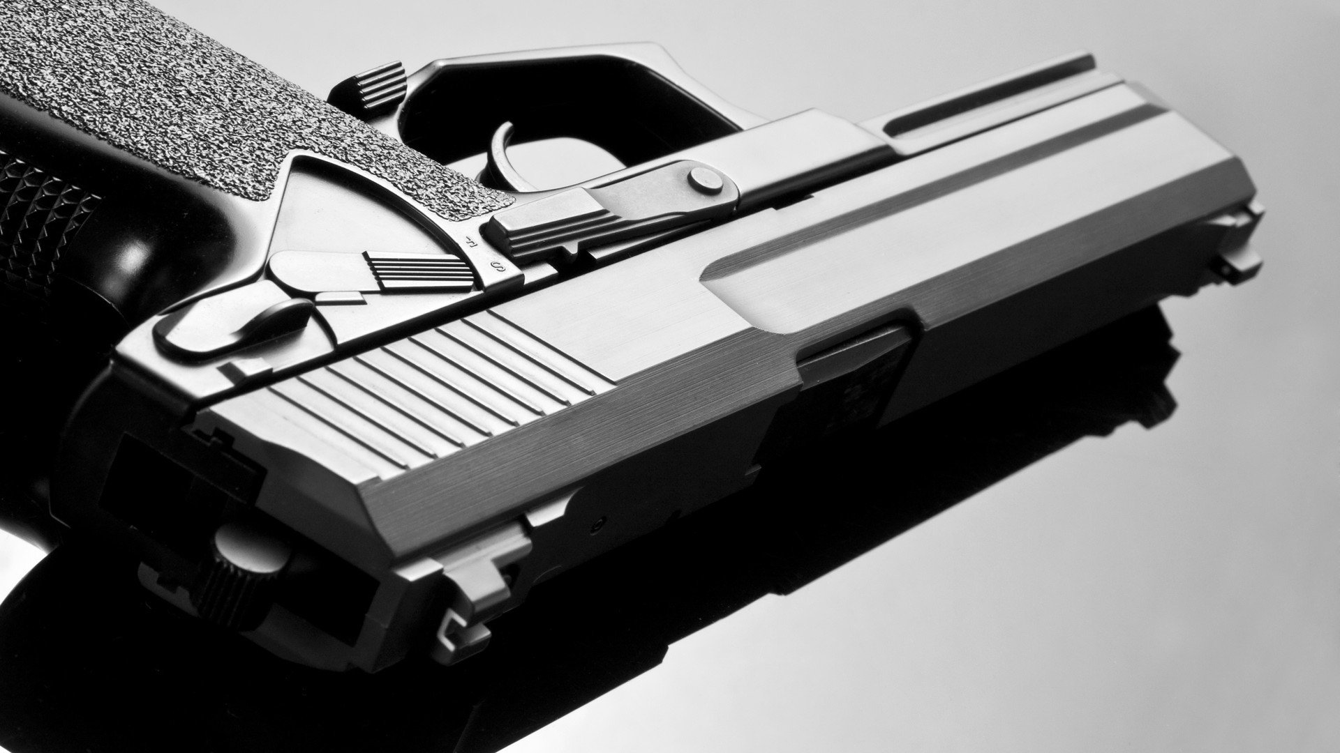 红黑军团客场不敌对手,尤文继续领跑,黑白尤文球服