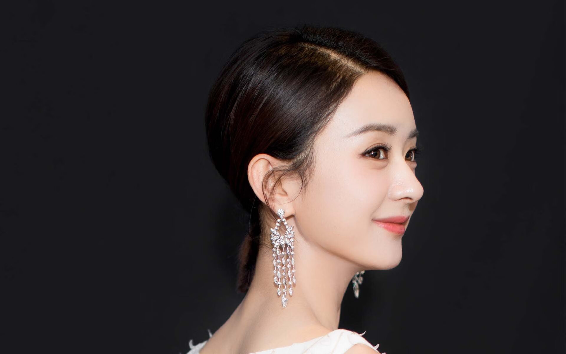 爱游戏-亚洲杯中国青年队战胜 球员配合默契增强，中国队亚青赛冠军