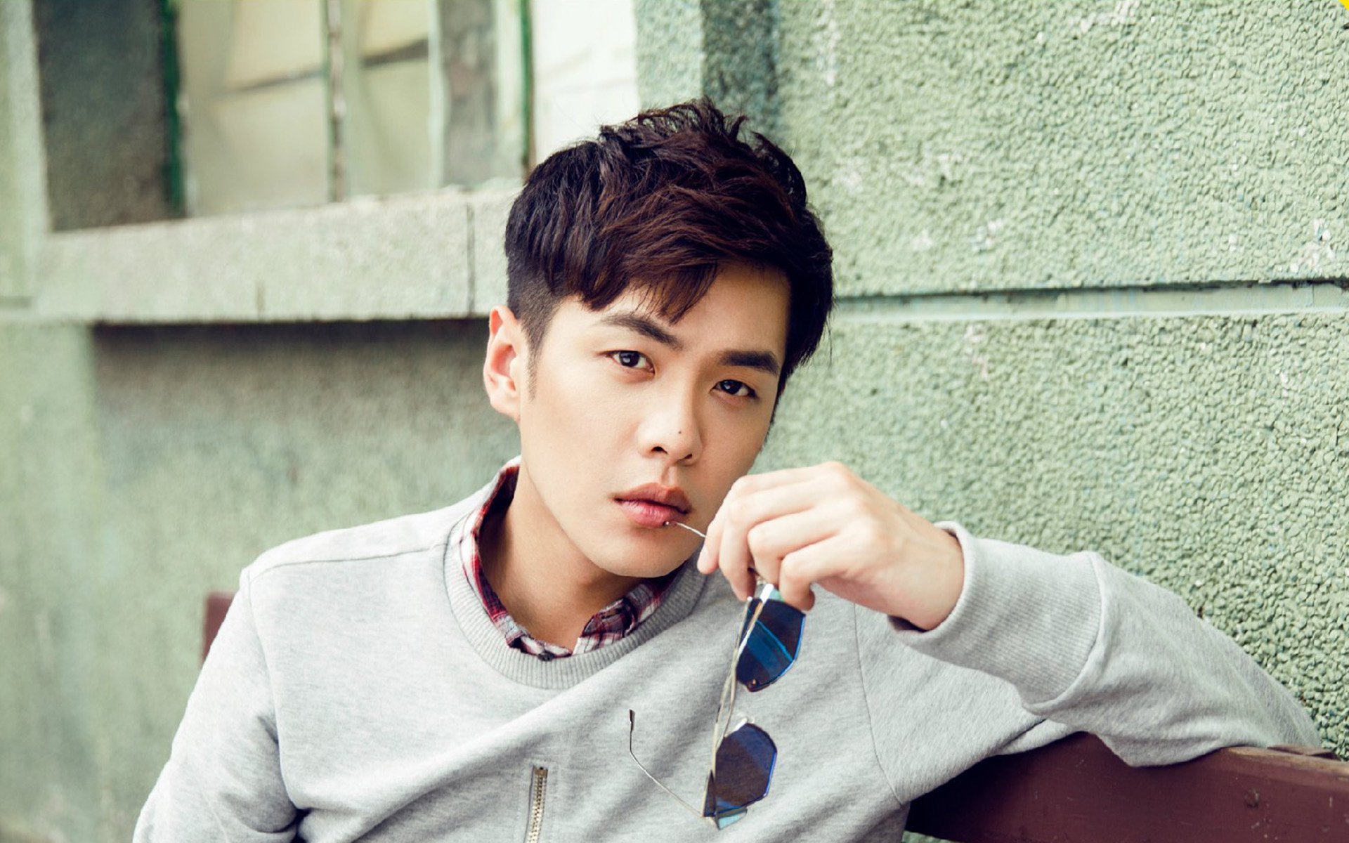 德甲攻防激情:速度、力量、战术完美组合!,德甲强度