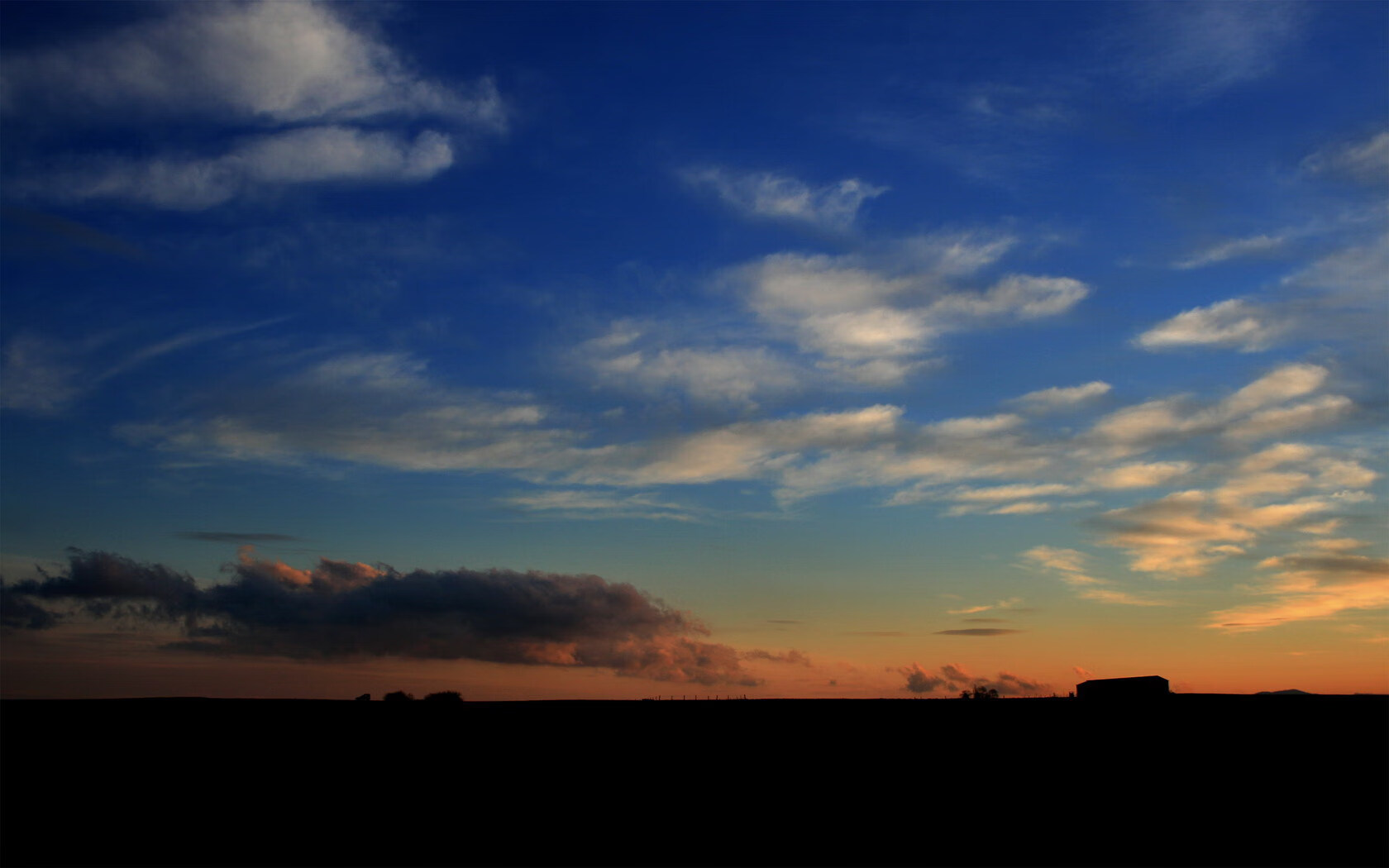 曼联在关键比赛中逆转取胜,追赶榜首竞争激烈