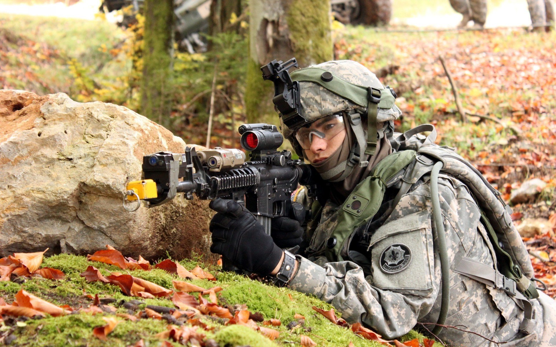 AIYOUXI.COM-瓜迪奥拉与克洛普再度斗智，战术博弈精彩纷呈